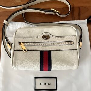 Gucci Vintage Style Cream Leather Crossbody Bag with Gold Accents